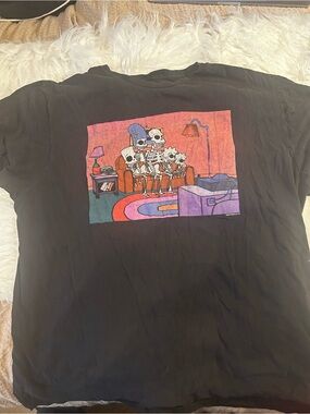 BUNDLE 3- Graphic Tees L-XL